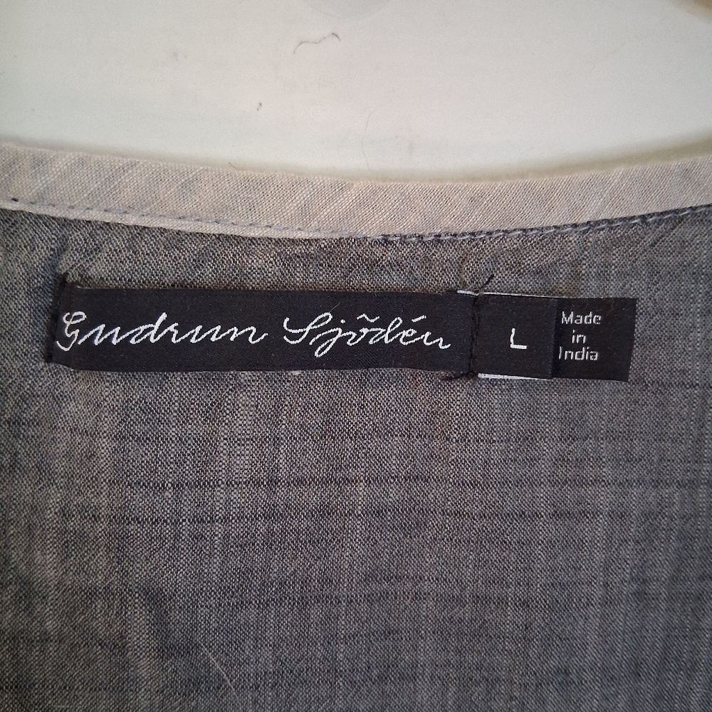 Gudrun Sjoden Gray Sleeveless Organic Cotton Top with Floral Embroidery - Picture 7 of 11